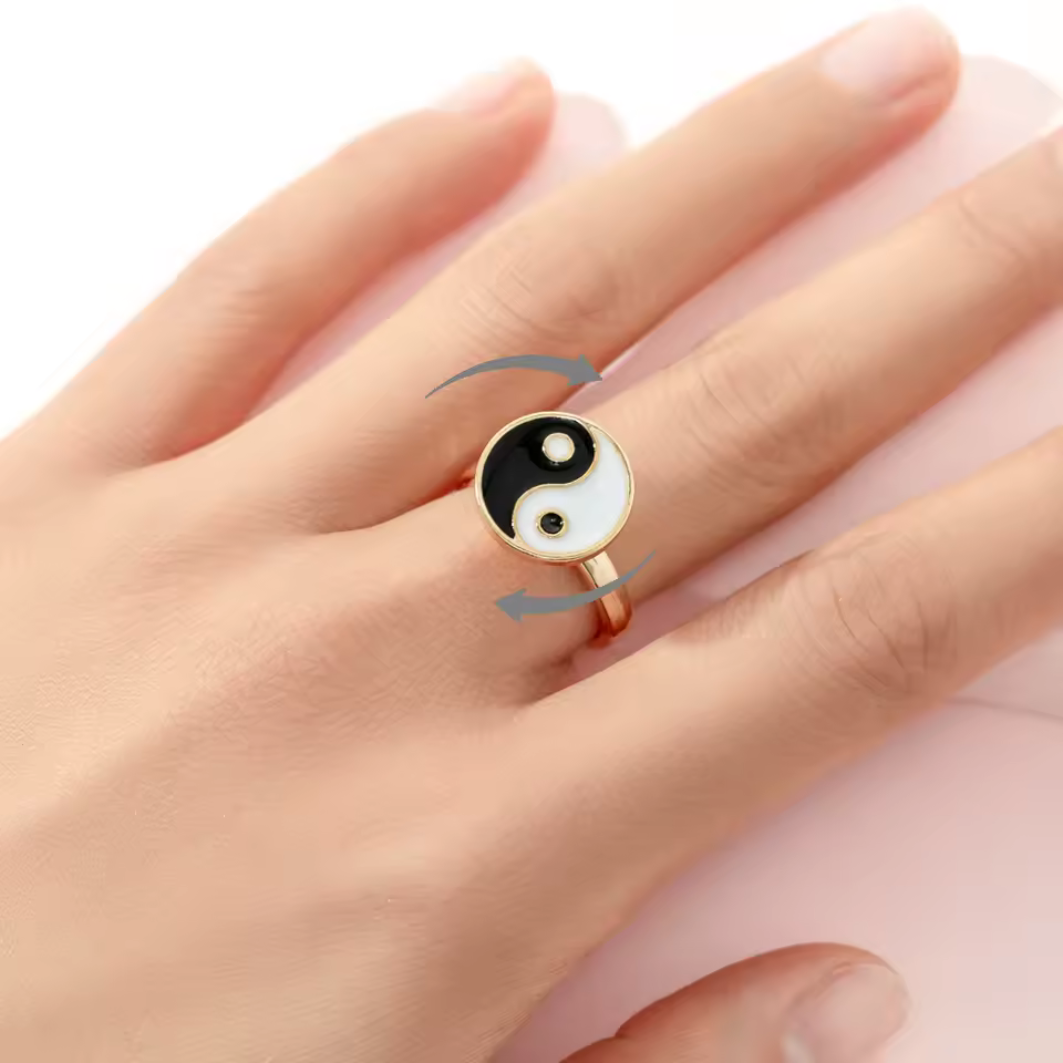 Twirl Ring